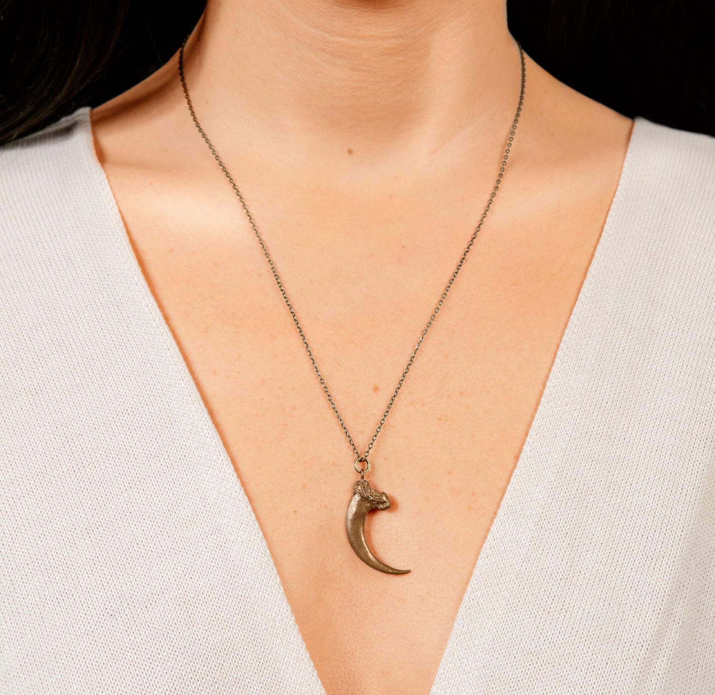 Collier Griffe de Balbuzard en Bronze - Prenez note que le pendentif est Vendu sur un cordon de cuir noir ajustable avec fermoir en acier inoxydable