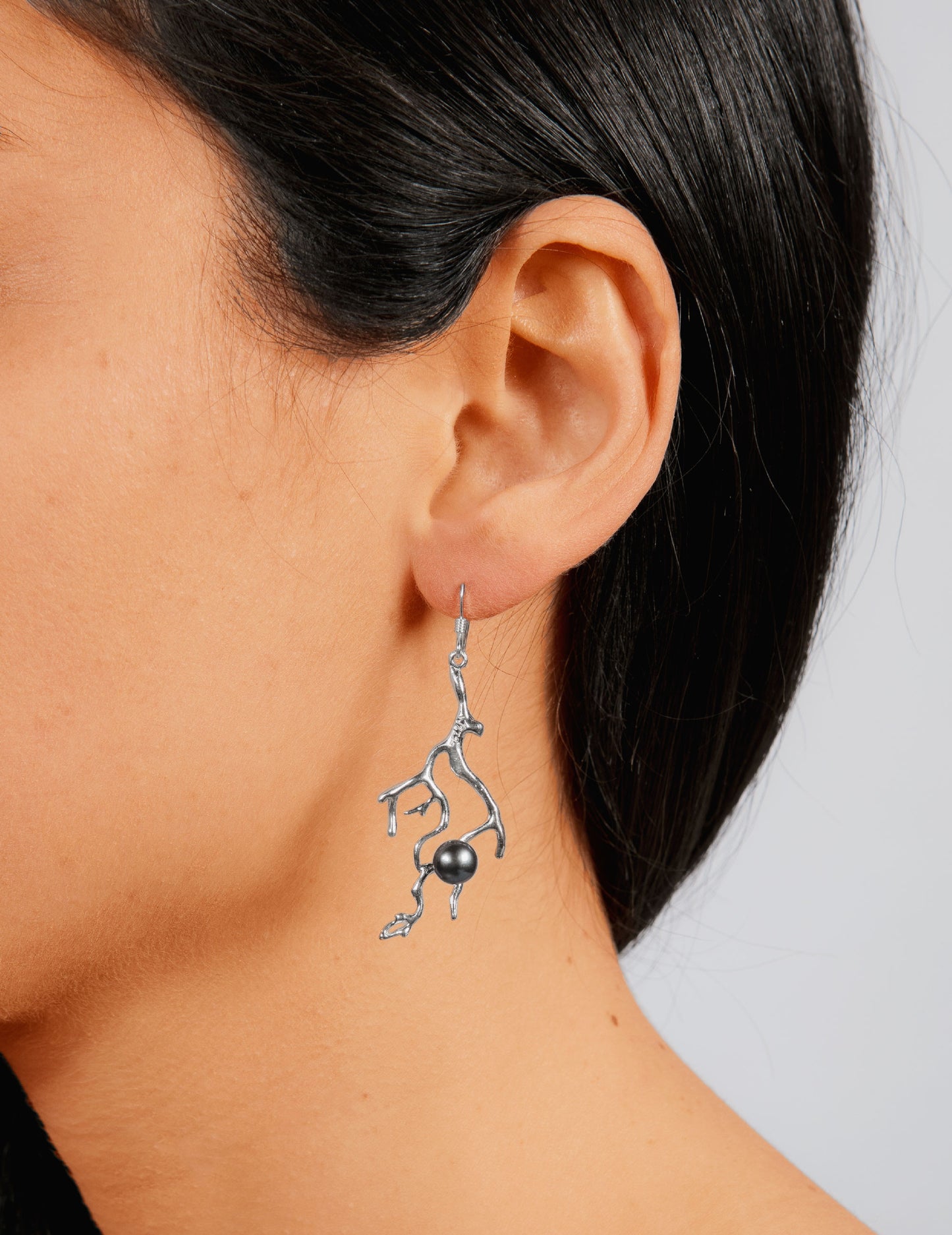 Boucles d'Oreilles Corail Ondine avec Perle Noire