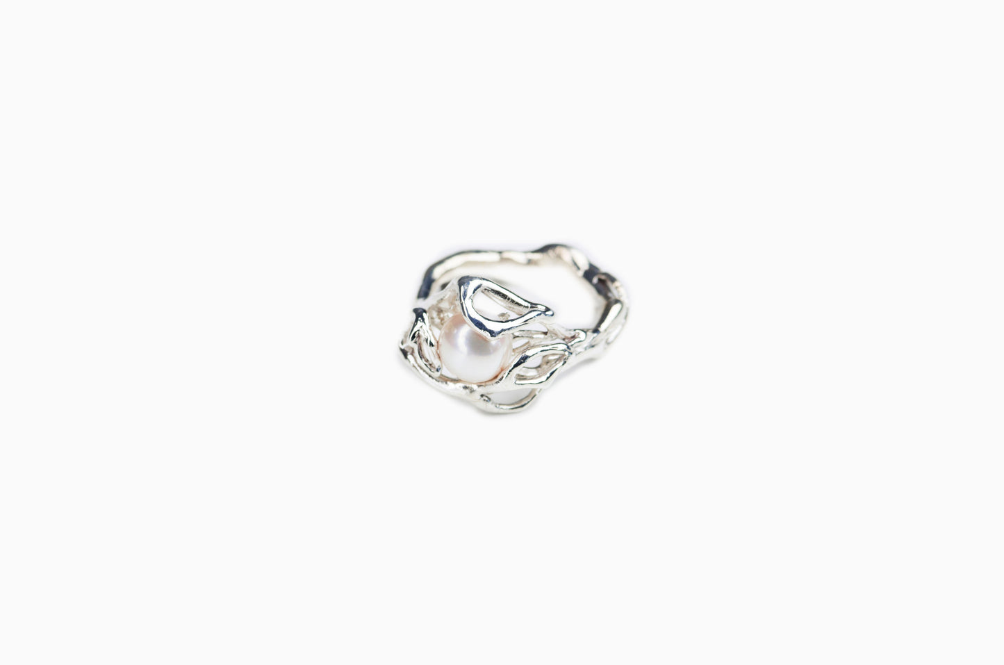 Bague Corail Arabesque avec Perle Blanche