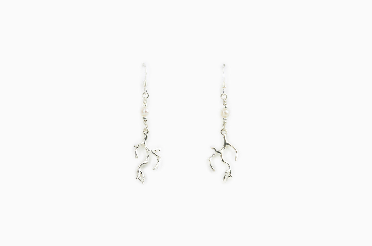 Boucles d'Oreilles Corail branche 22mm avec Perle Blanche