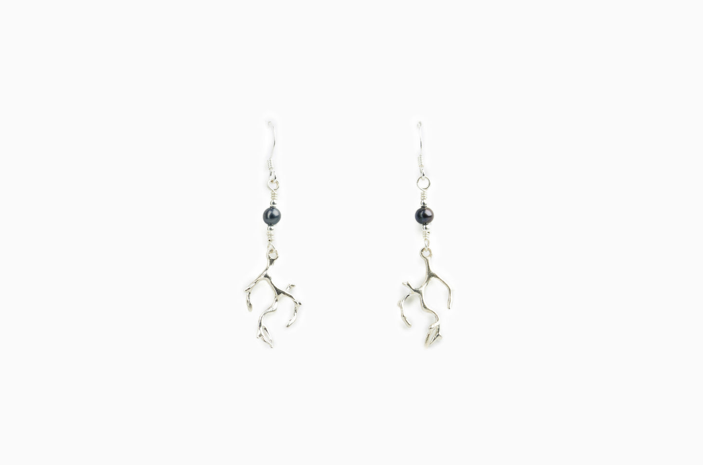 Boucles d'Oreilles Corail branche 22mm avec Perle Noire