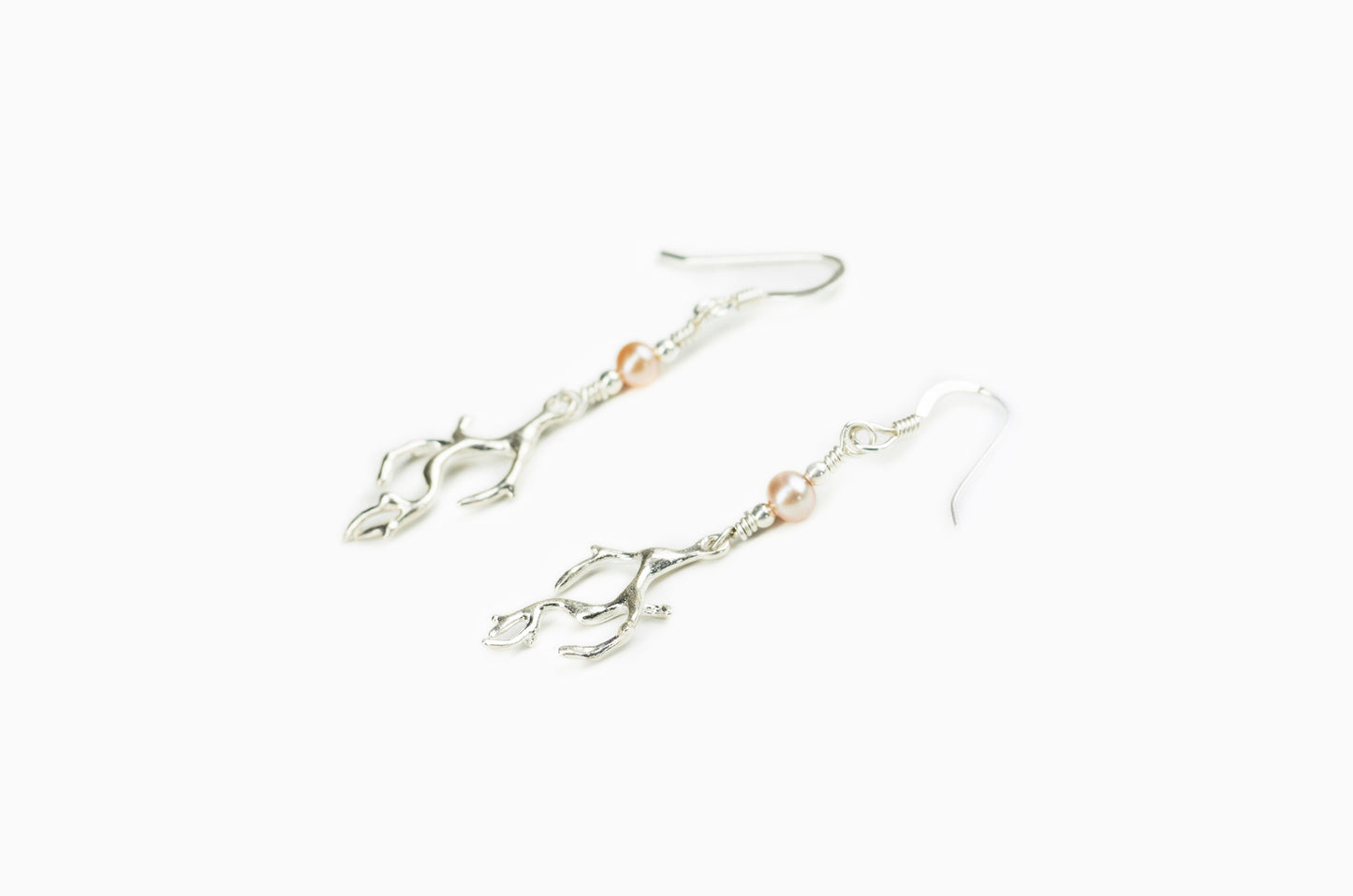 Boucles d'Oreilles Corail branche 22mm avec Perle Rosée