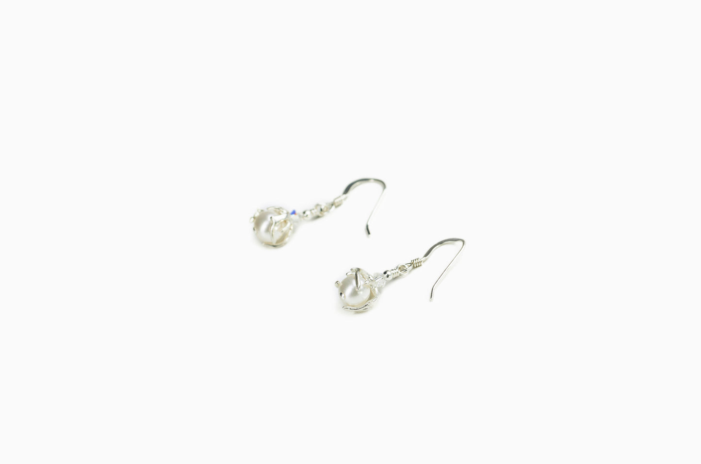 Boucles d'Oreilles Corail Couronne avec Perle Blanche Swarovski