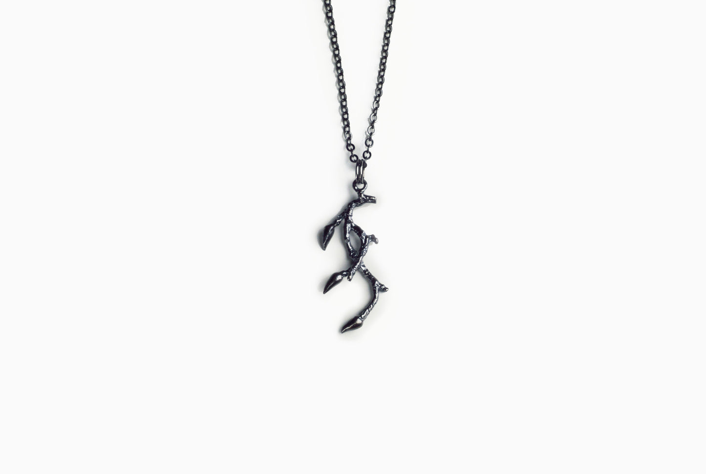 Collier Brindille 35mm en Argent Oxydé avec chaine en laiton couleur nickel noir