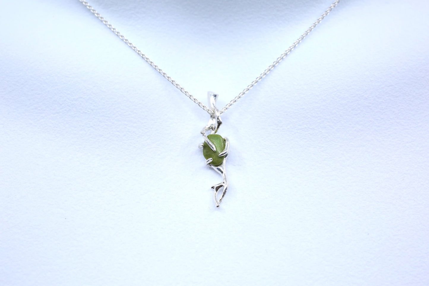 Collier Ballerine en Argent avec Gaspéite Brute 5mm