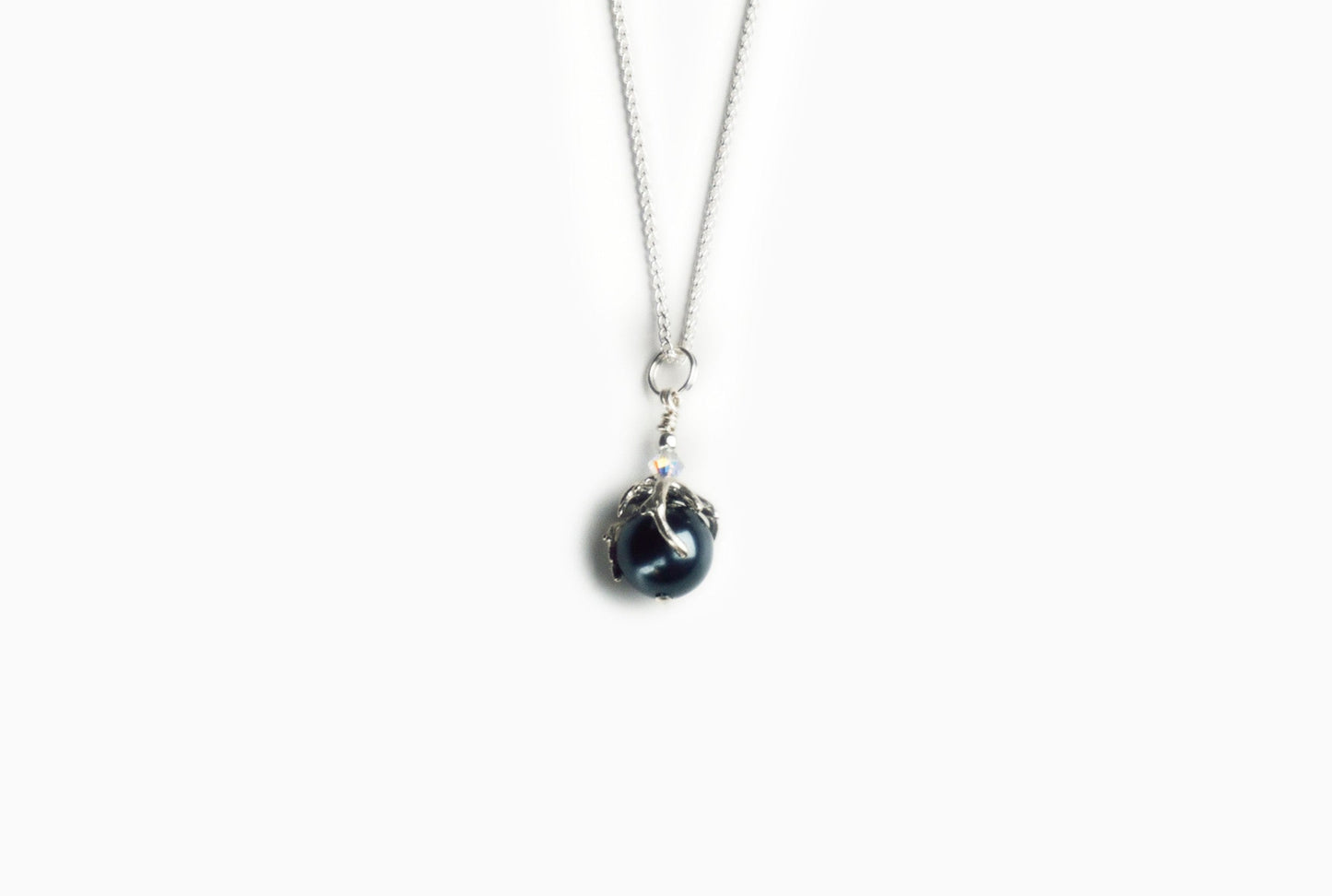 Collier Couronne Corail avec Pendentif Perle Noire Swarovski